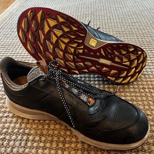 FootJoy Stratos golf shoes